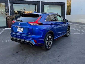 Аренда внедорожника MITSUBISHI ECLIPSE CROSS SE 