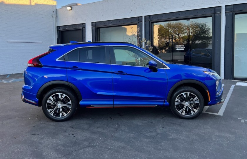 Аренда внедорожника MITSUBISHI ECLIPSE CROSS SE 
