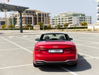 Аренда авто AUDI A5 quattro Кабриолет