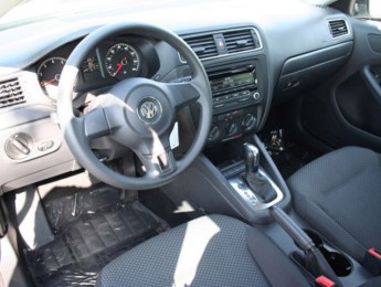 Прокат авто VW Jetta Прокат авто VW Jetta